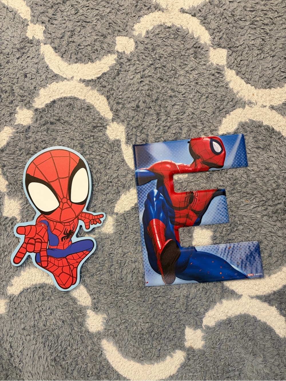Marvel Spider-Man Wall Letter E in Red & Blue